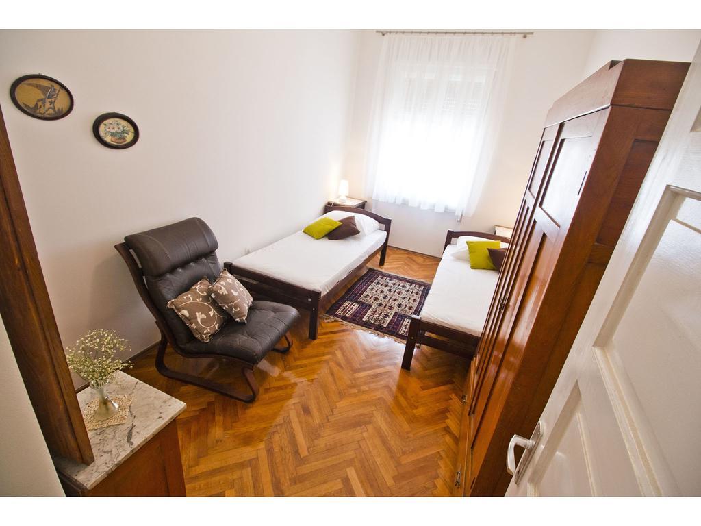 Apartment Grand Split Exterior photo
